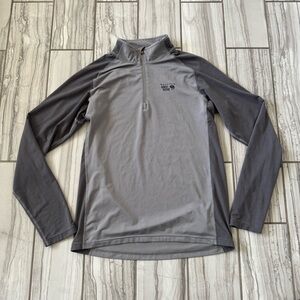 NWOT Mountain Hardwear 1/4 zip pullover.